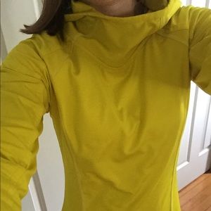 XS yellow fitted Athleta shirt with hood.